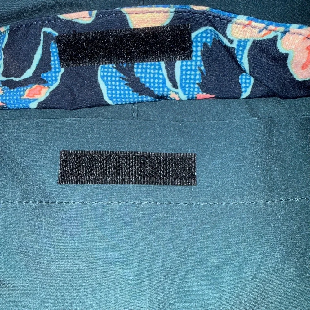 American Eagle Mens Medium Ombre Board Shorts Teal Navy Floral Swim Trunks
